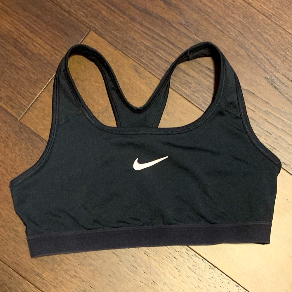 nike black sports bra